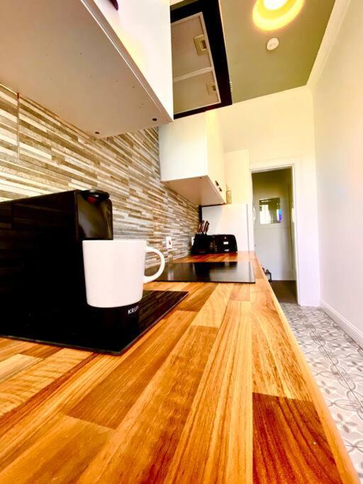 Anchored Homely Apartment In Historic Centre Paisley Eksteriør bilde
